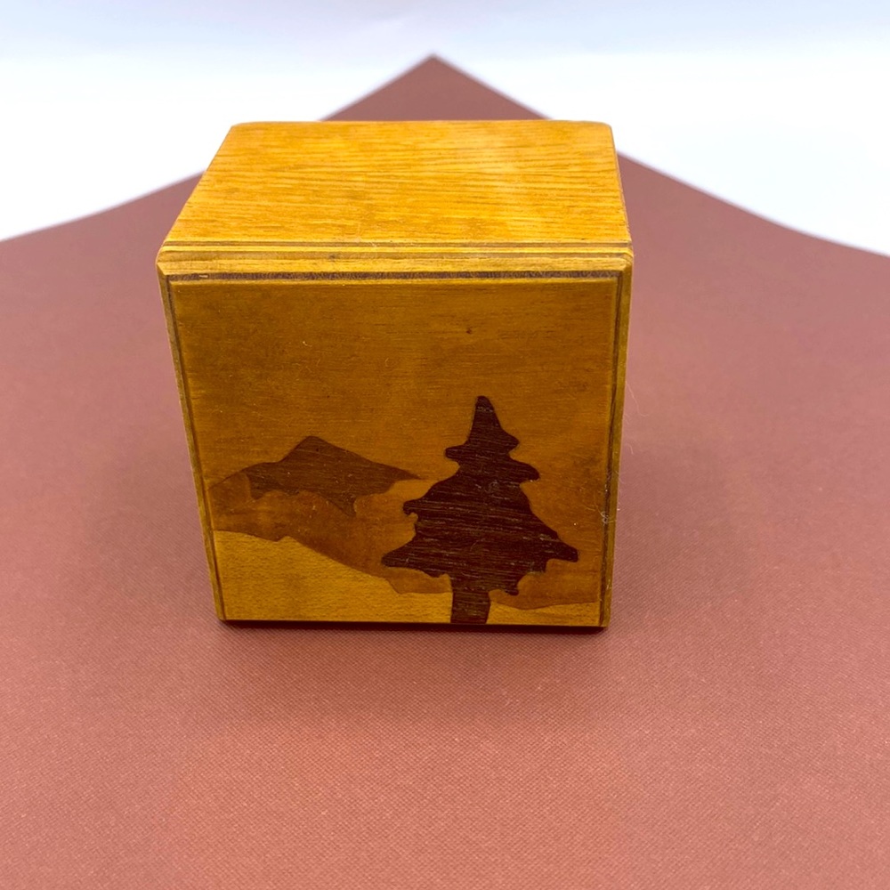 Beautiful Tree And Mountain Inlay Trinket Box
